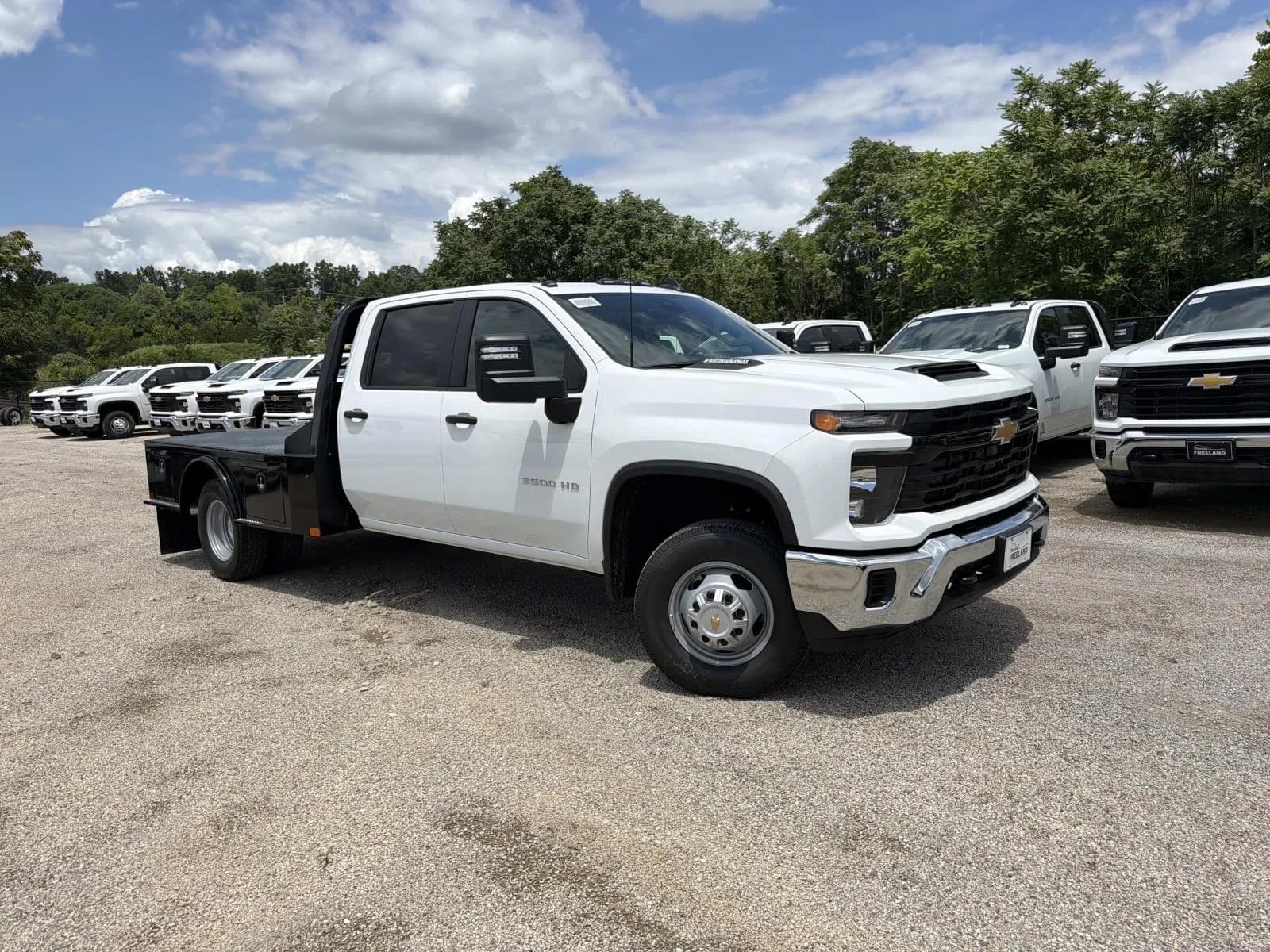 2026 Chevrolet Silverado 3500 Crew Cab - Chassis
