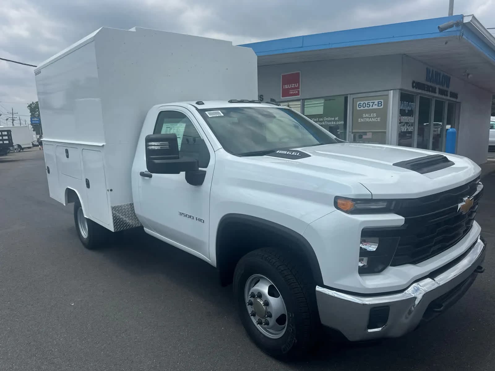 2026 Chevrolet Silverado 3500 - Service