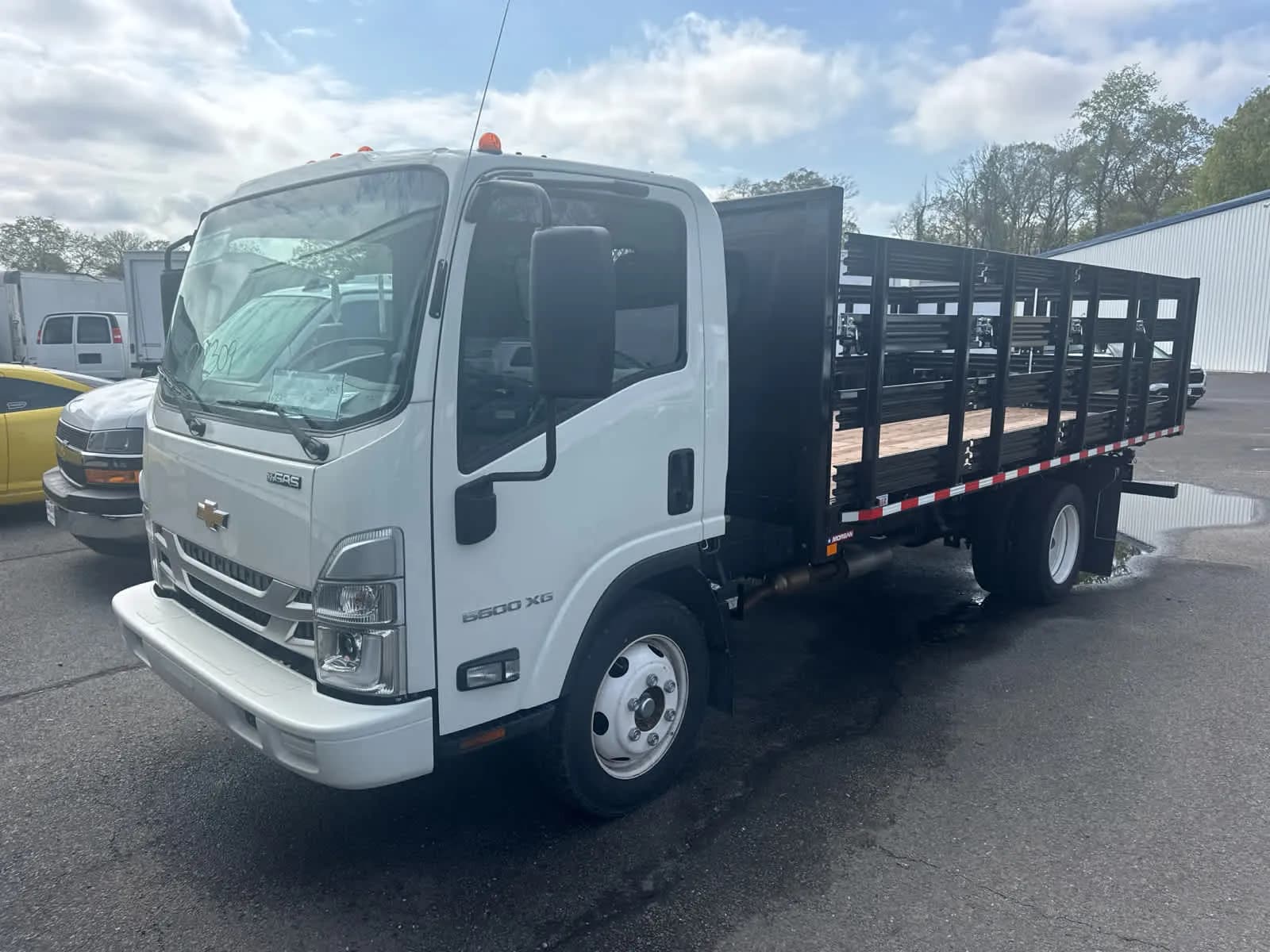 2025 Chevrolet LCF 5500XG - Stake