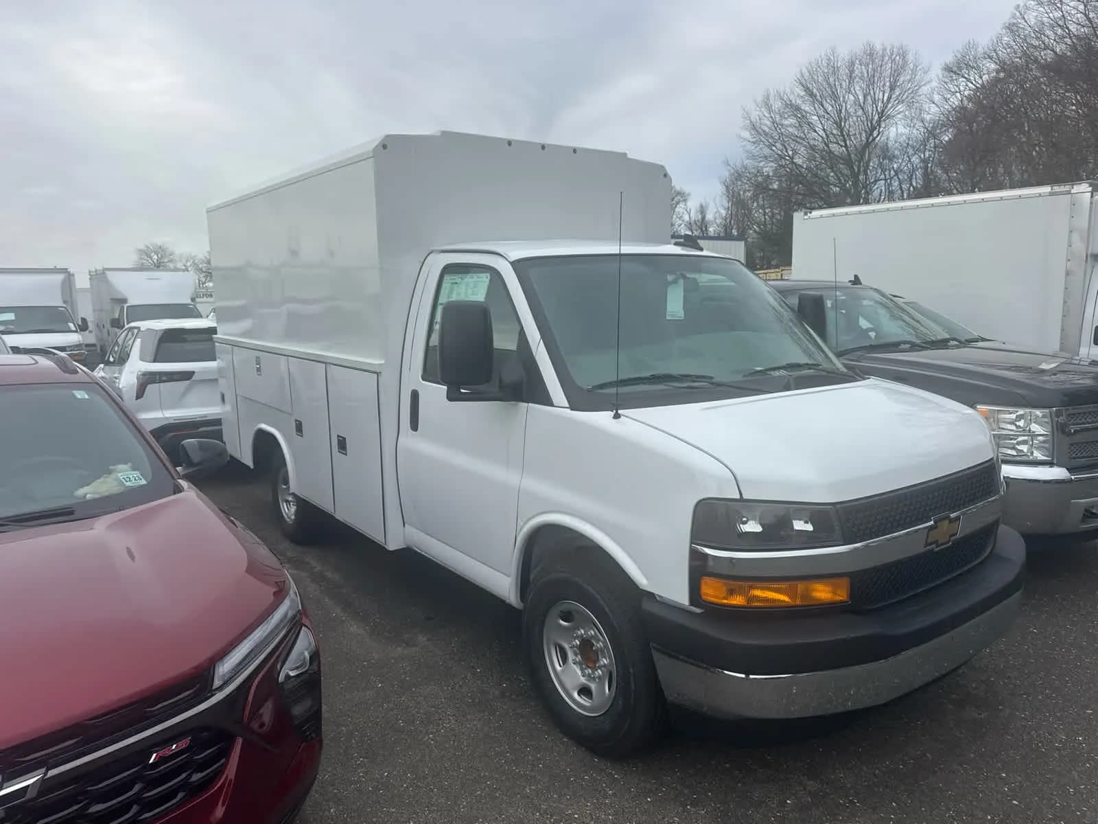 2026 Chevrolet Express 3500 - Service