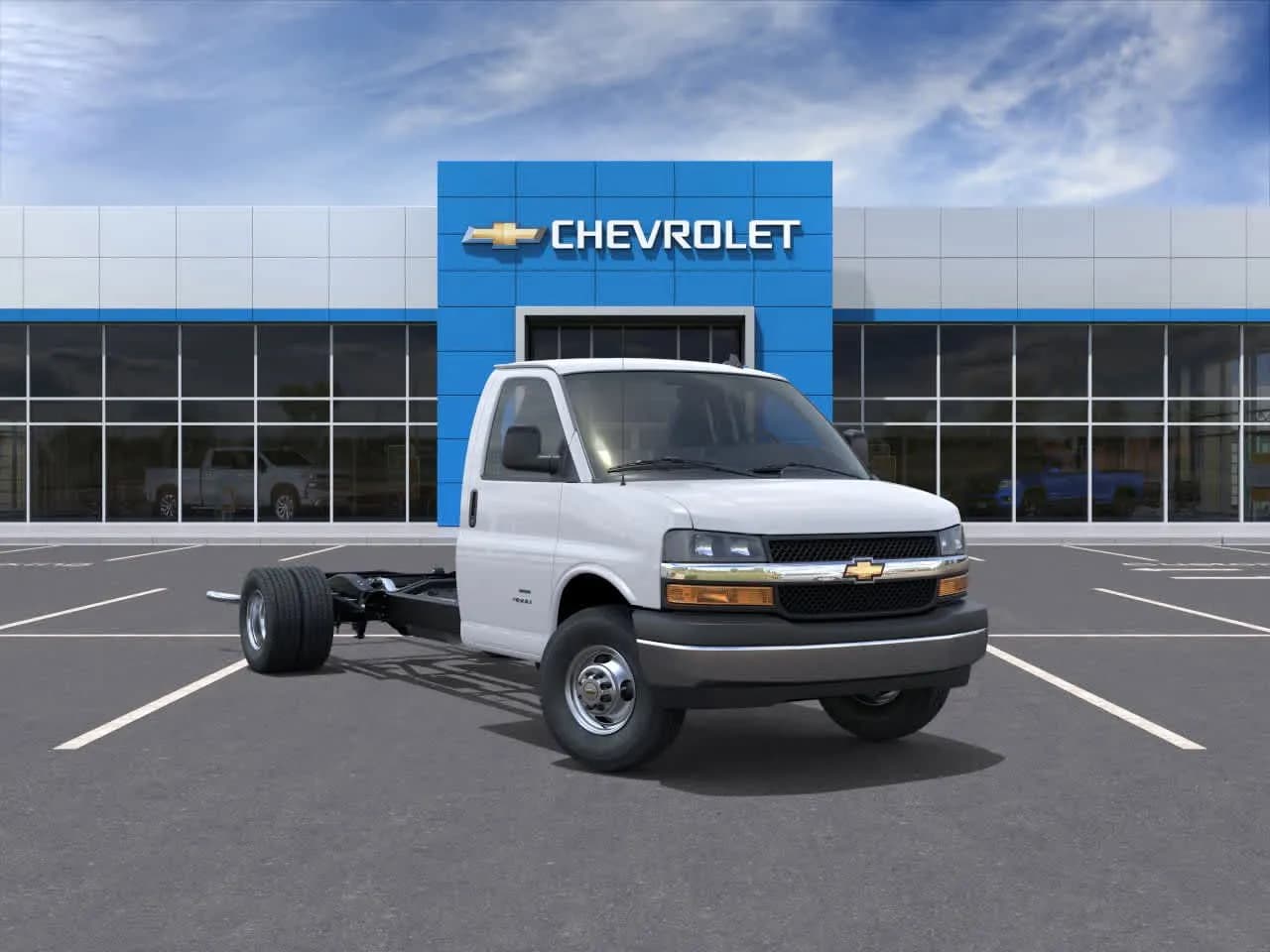 2025 Chevrolet Express 3500 - Box
