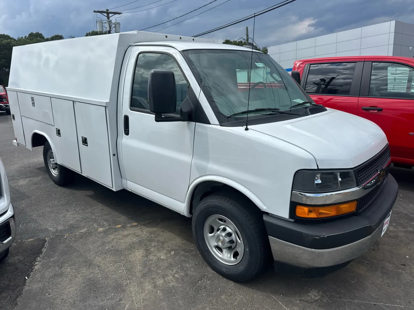 2026 Chevrolet Express 3500 - Service