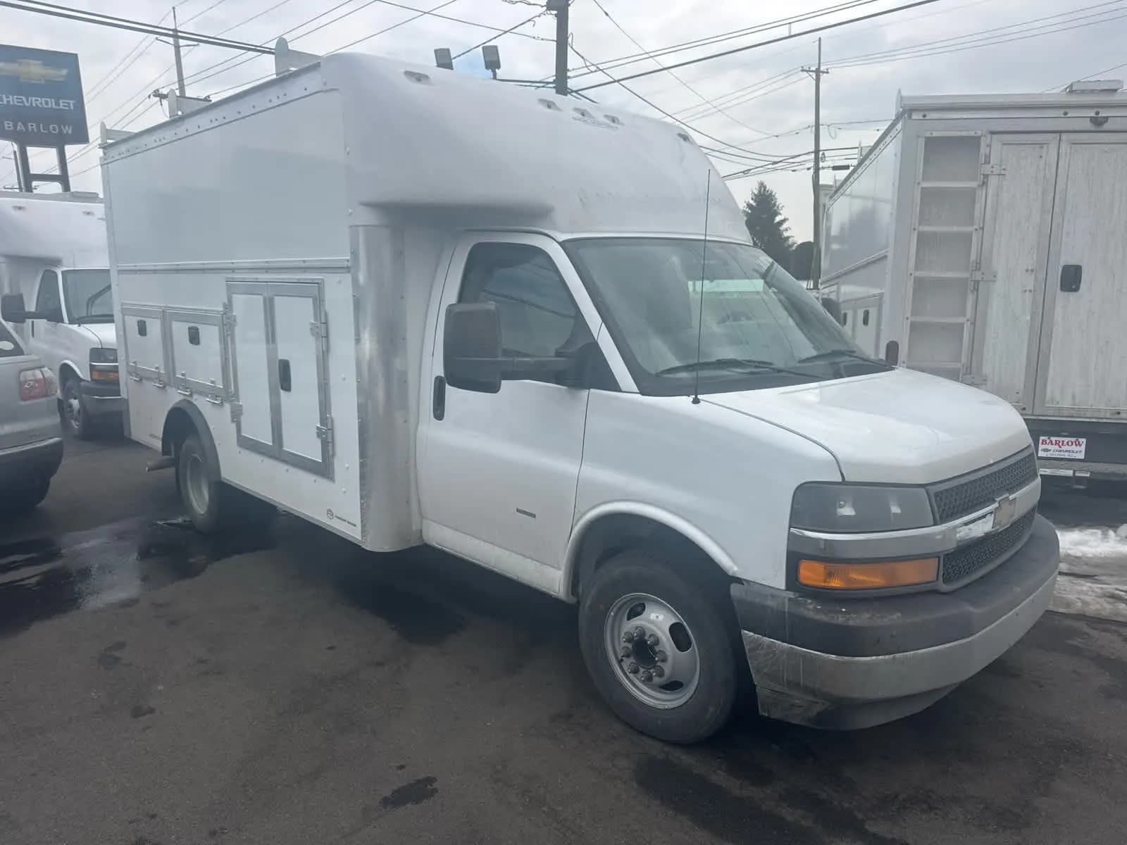 2025 Chevrolet Express 3500 - Service