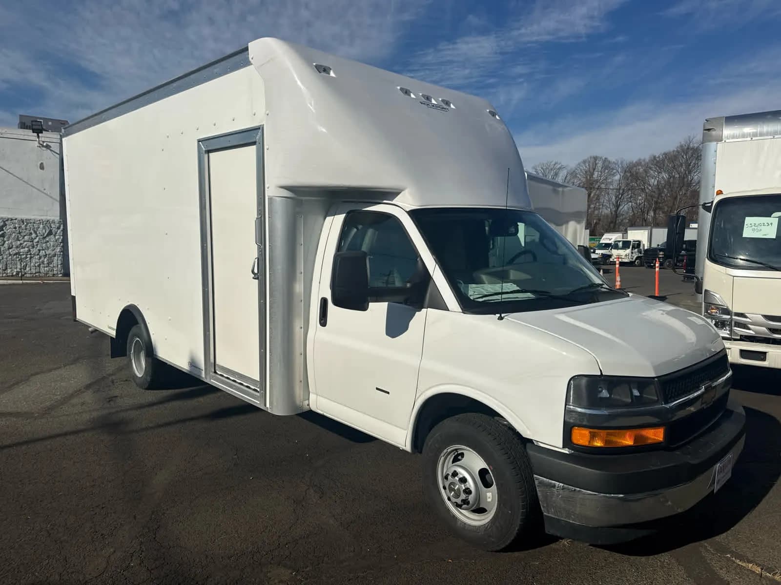 2025 Chevrolet Express 3500 - Box