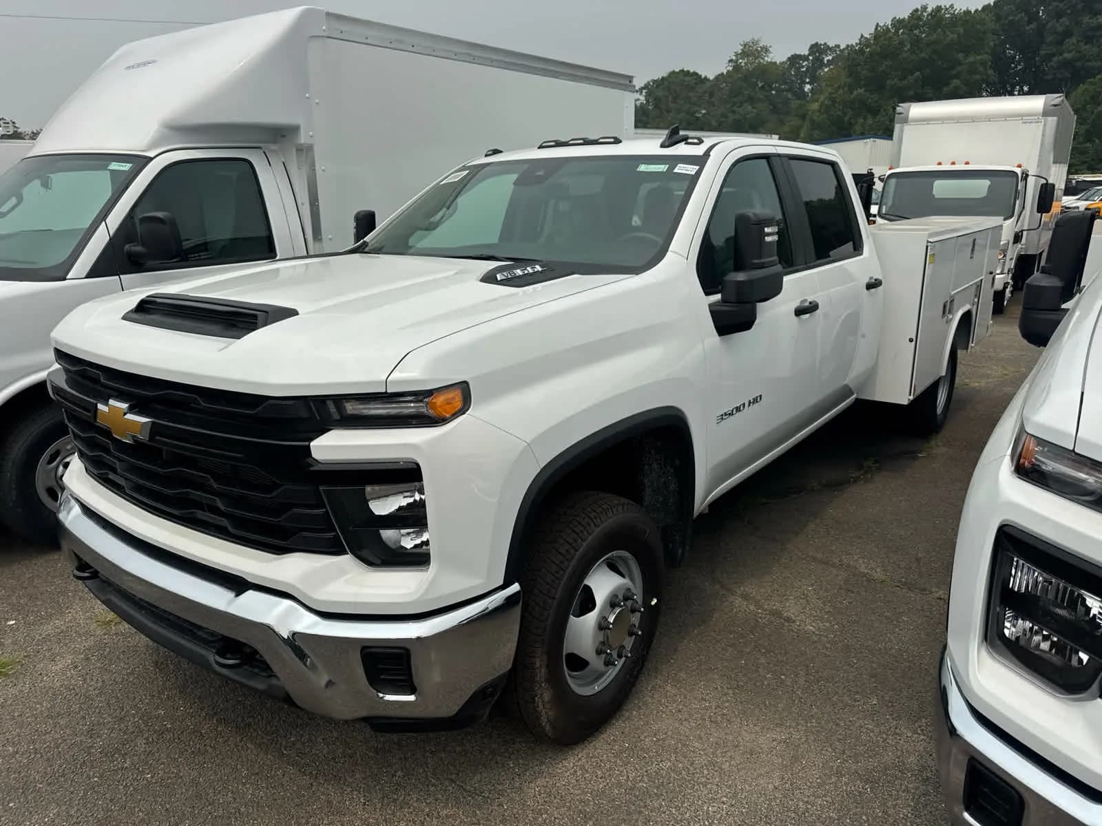 2026 Chevrolet Silverado 3500 Crew Cab - Chassis