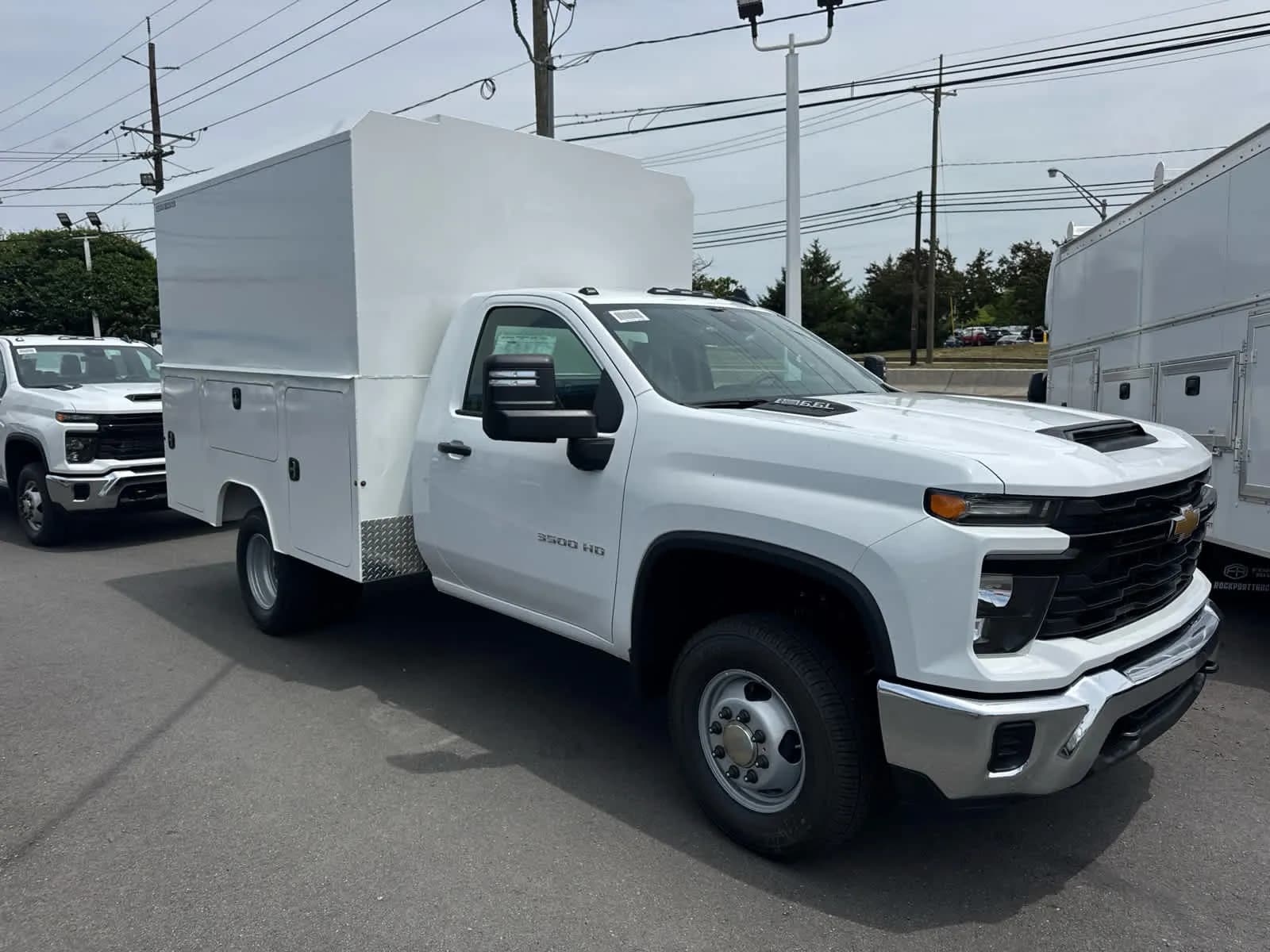 2026 Chevrolet Silverado 3500 - Service