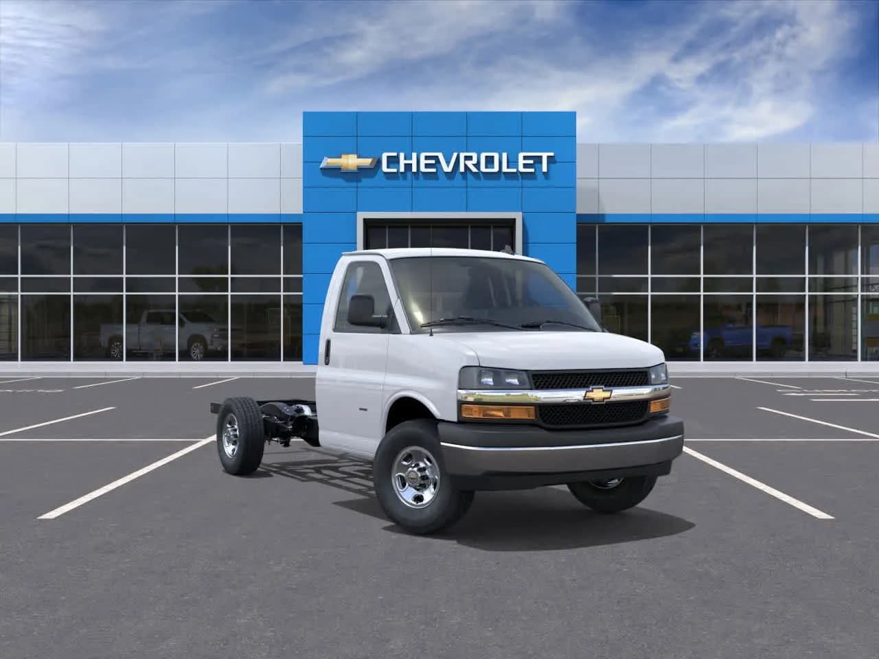 2025 Chevrolet Express 3500 - Box