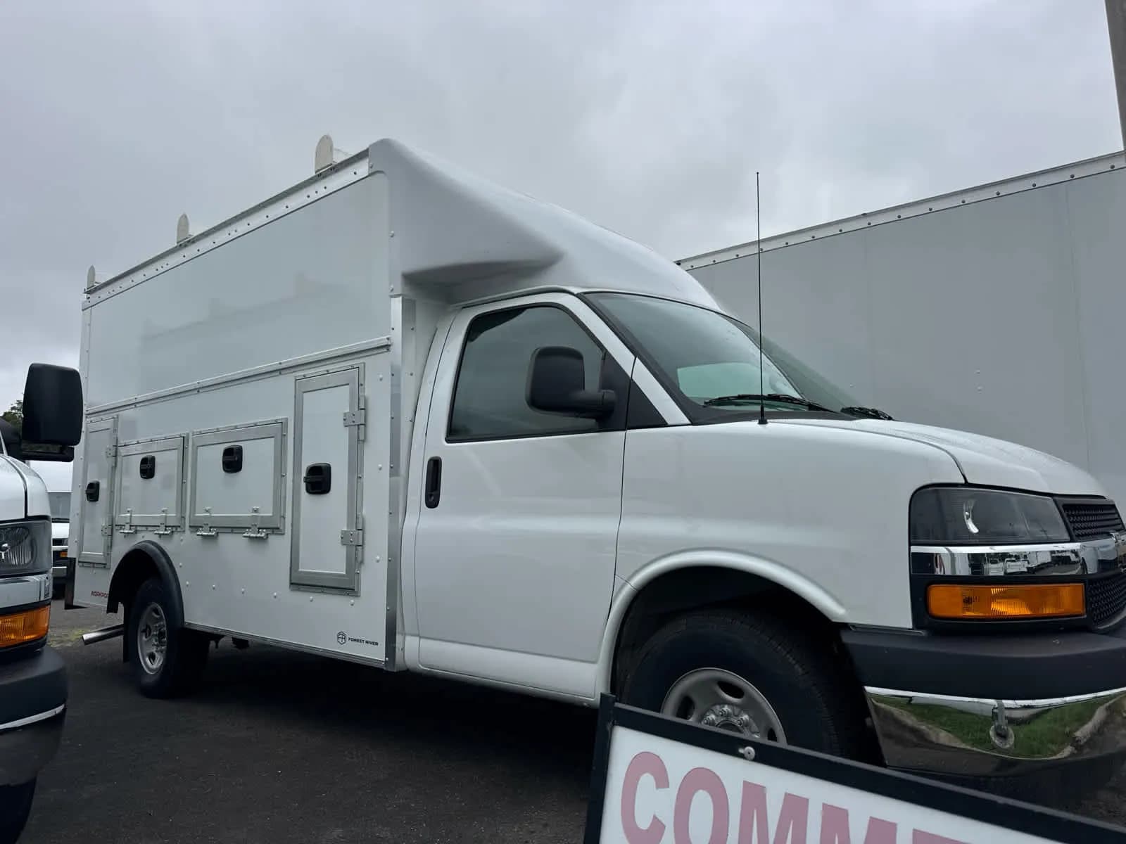 2026 Chevrolet Express 3500 - Box