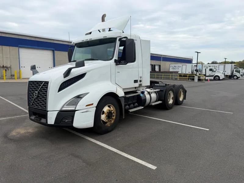 2019 Volvo VNL64T300