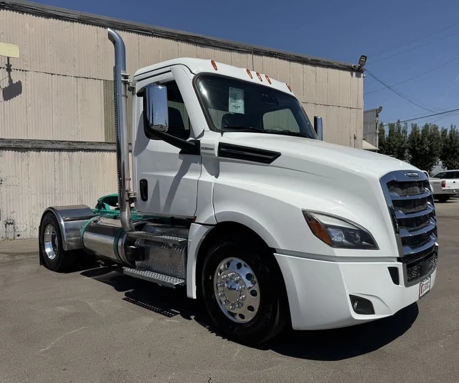 2026 Freightliner Cascadia