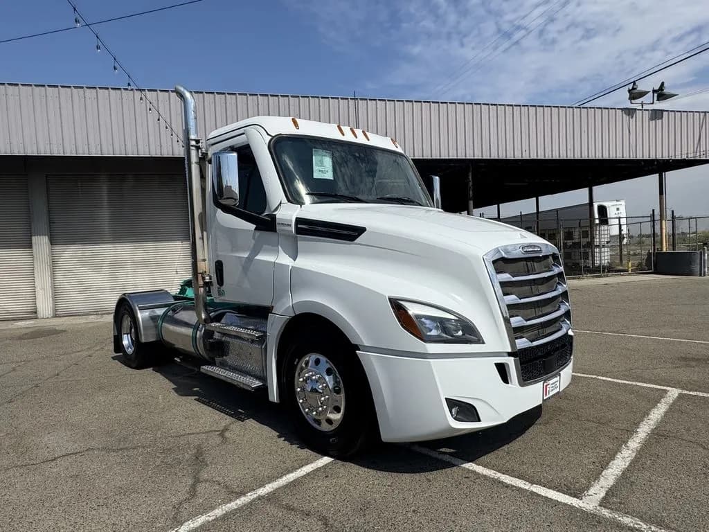 2025 Freightliner Cascadia