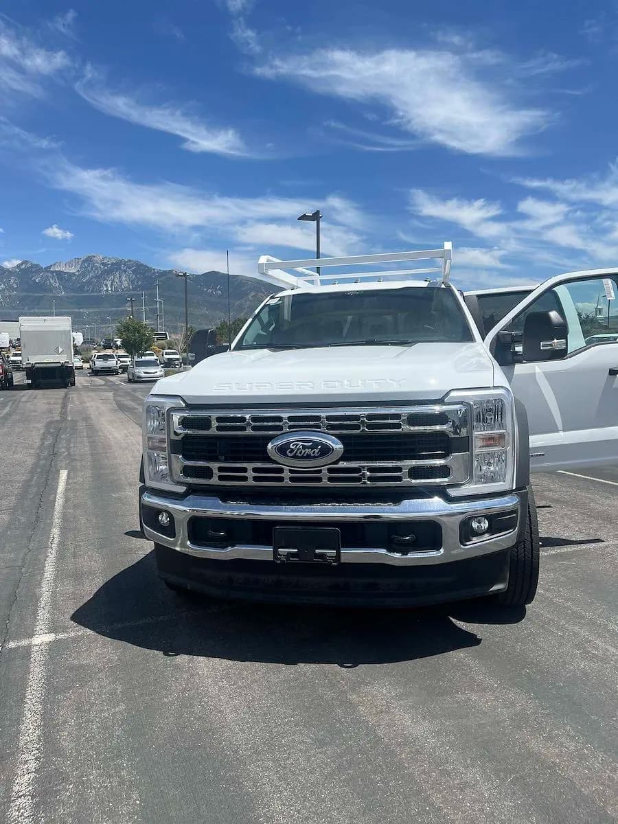 2026 Ford F-550 Crew Cab - Service
