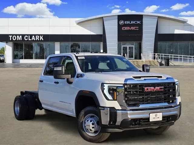 2026 GMC Sierra 3500 Crew Cab - Chassis