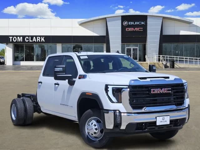 2026 GMC Sierra 3500 Crew Cab - Chassis