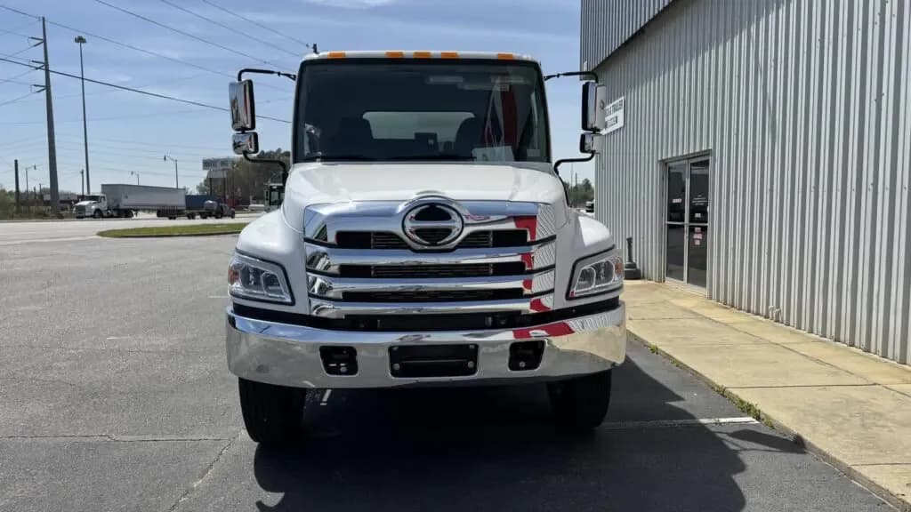 2025 Hino L6
