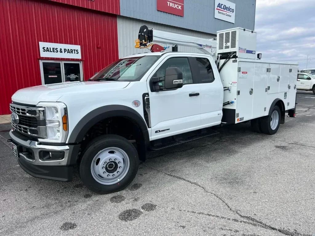 2025 Ford F-550 - Crane