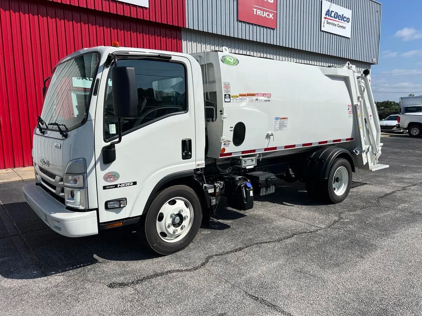 2024 Isuzu NRR - Garbage