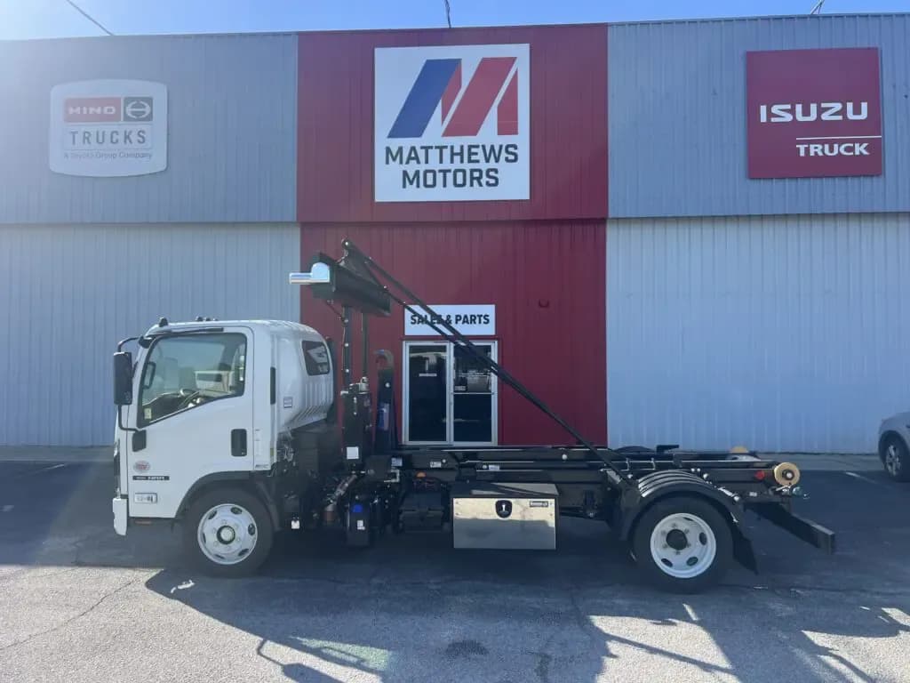 2025 Isuzu NRR - Utility
