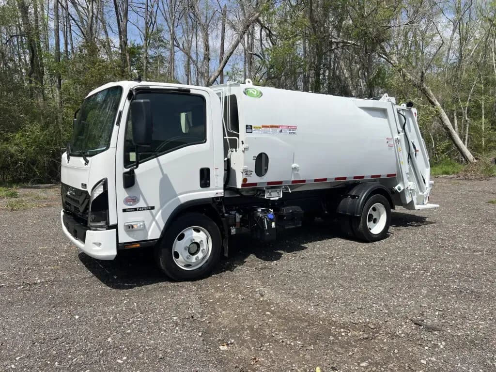 2025 Isuzu NRR