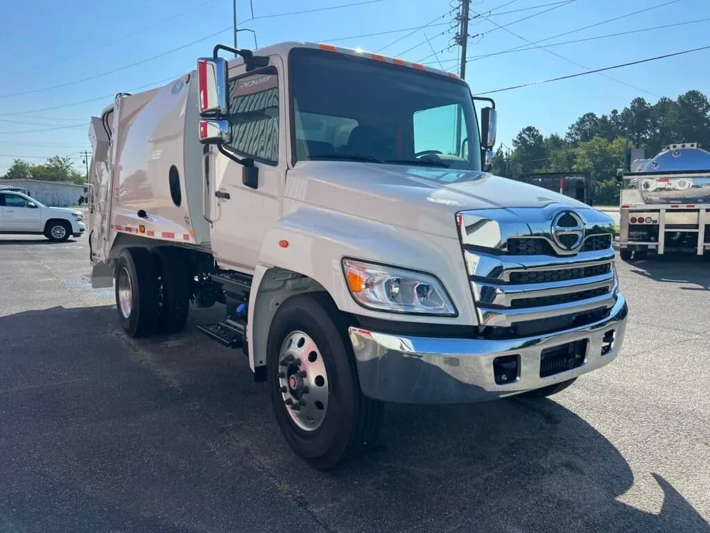 2026 Hino L6/L7 - Garbage