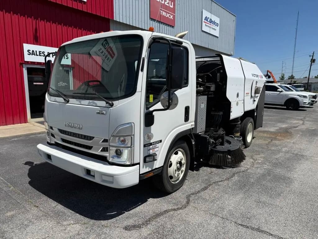 2022 Isuzu NQR