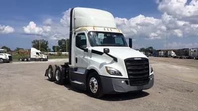 2019 Freightliner Cascadia - Day Cab