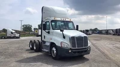 2019 Freightliner Cascadia - Day Cab
