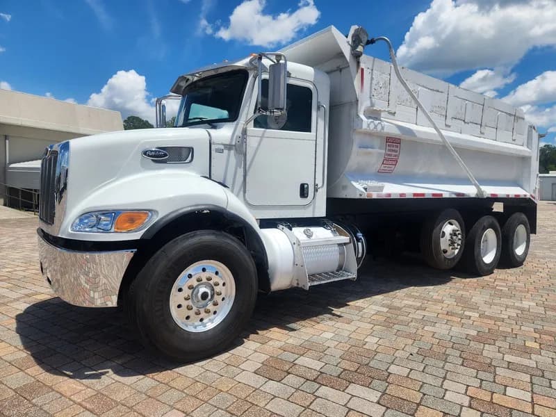2015 Peterbilt 348