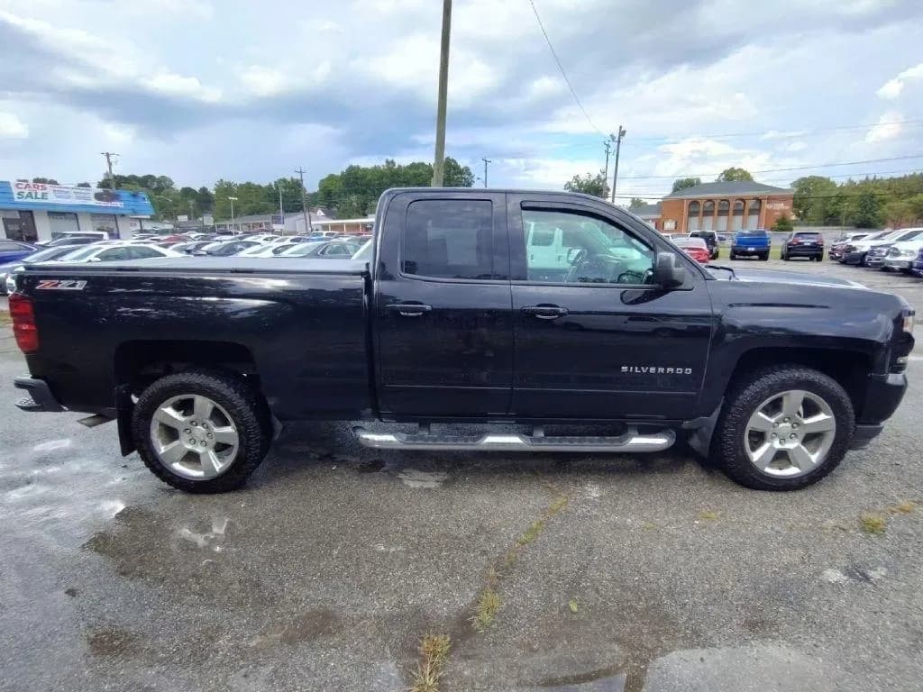 2017 Chevrolet Silverado 1500 LT - Pickup