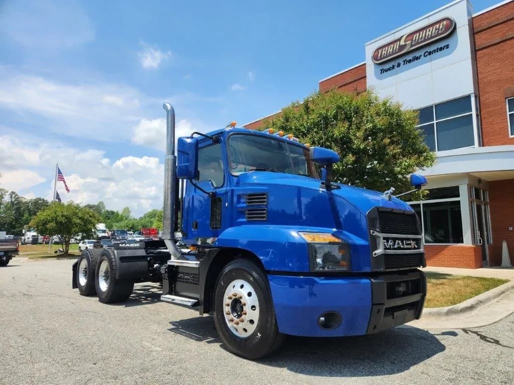 2021 Mack Trucks Anthem AN64T - Day Cab