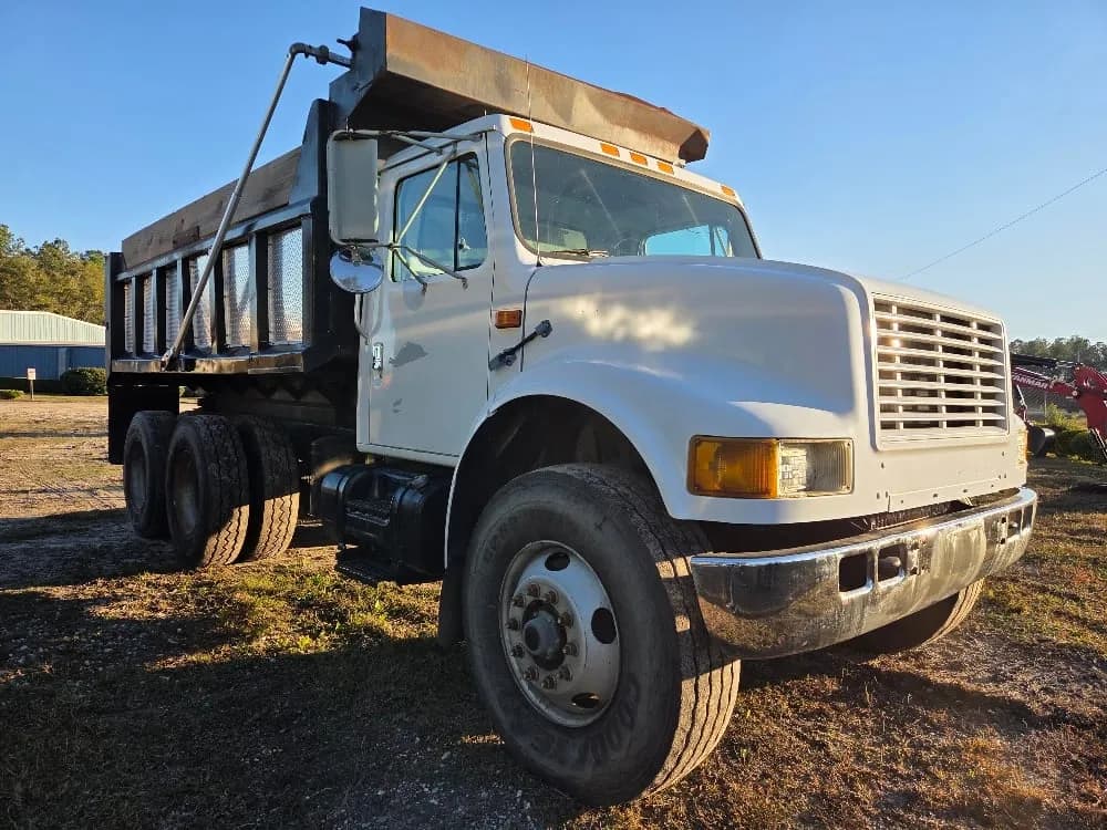 2000 International 4900 - Dump