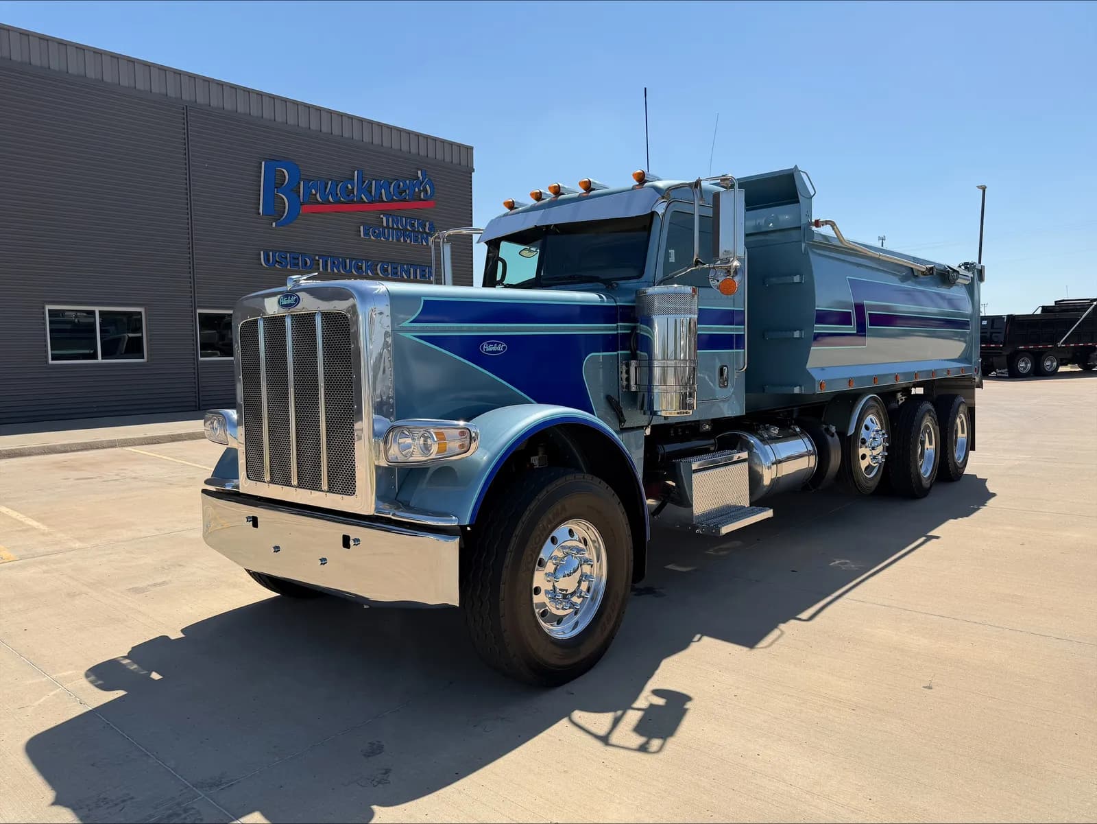 2024 Peterbilt 389 - - Dump