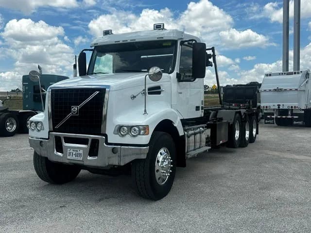 2020 Volvo VHD - - Chassis