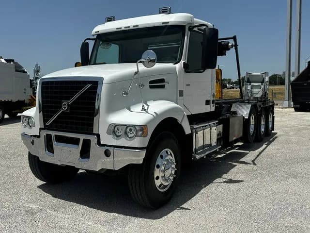 2020 Volvo VHD - - Chassis