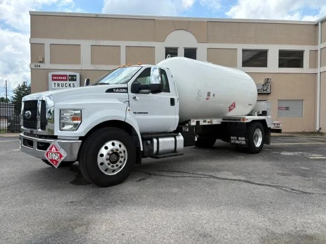 2016 Ford F-750 - B3498