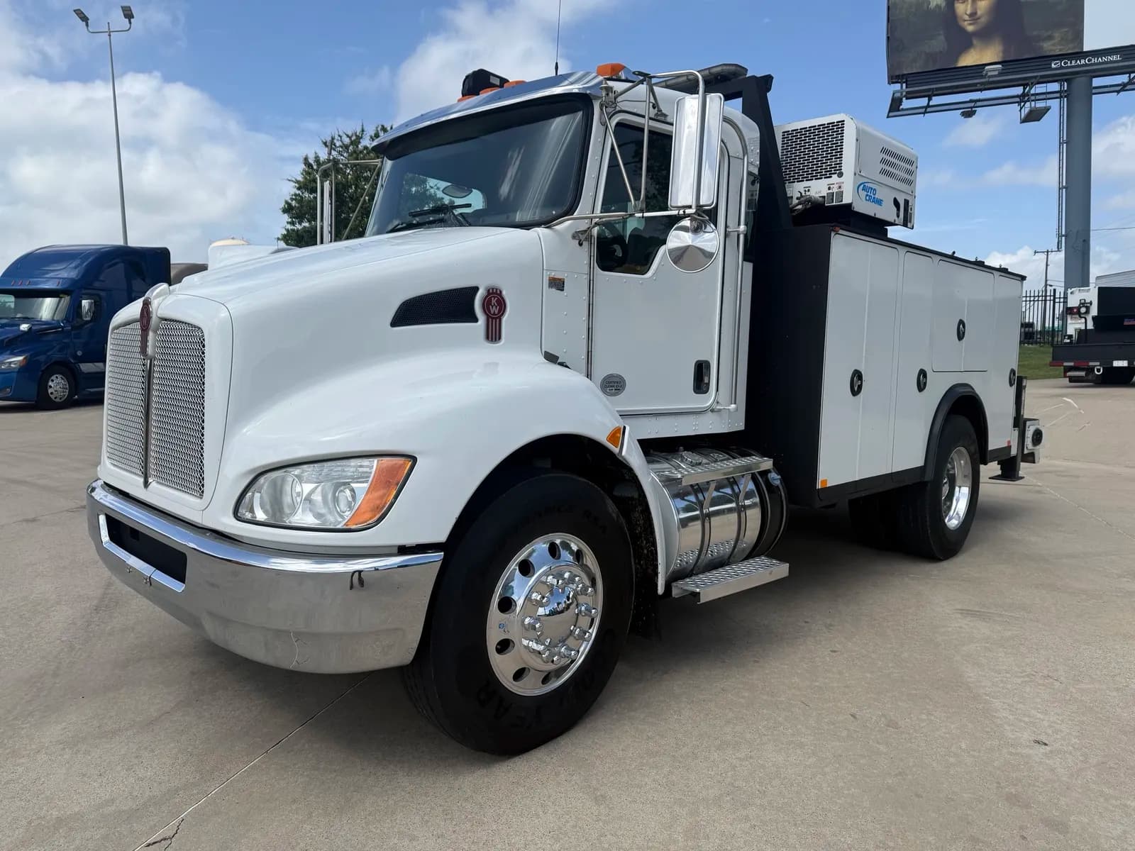 2020 Kenworth T270 - - Crane