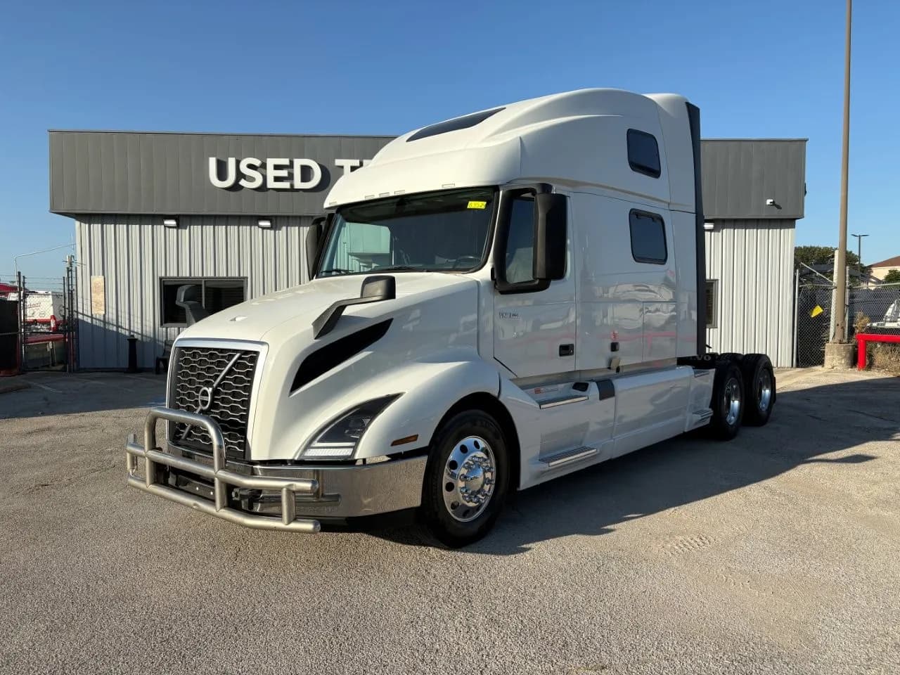 2024 Volvo VNL64T860 - B3524 - Sleeper
