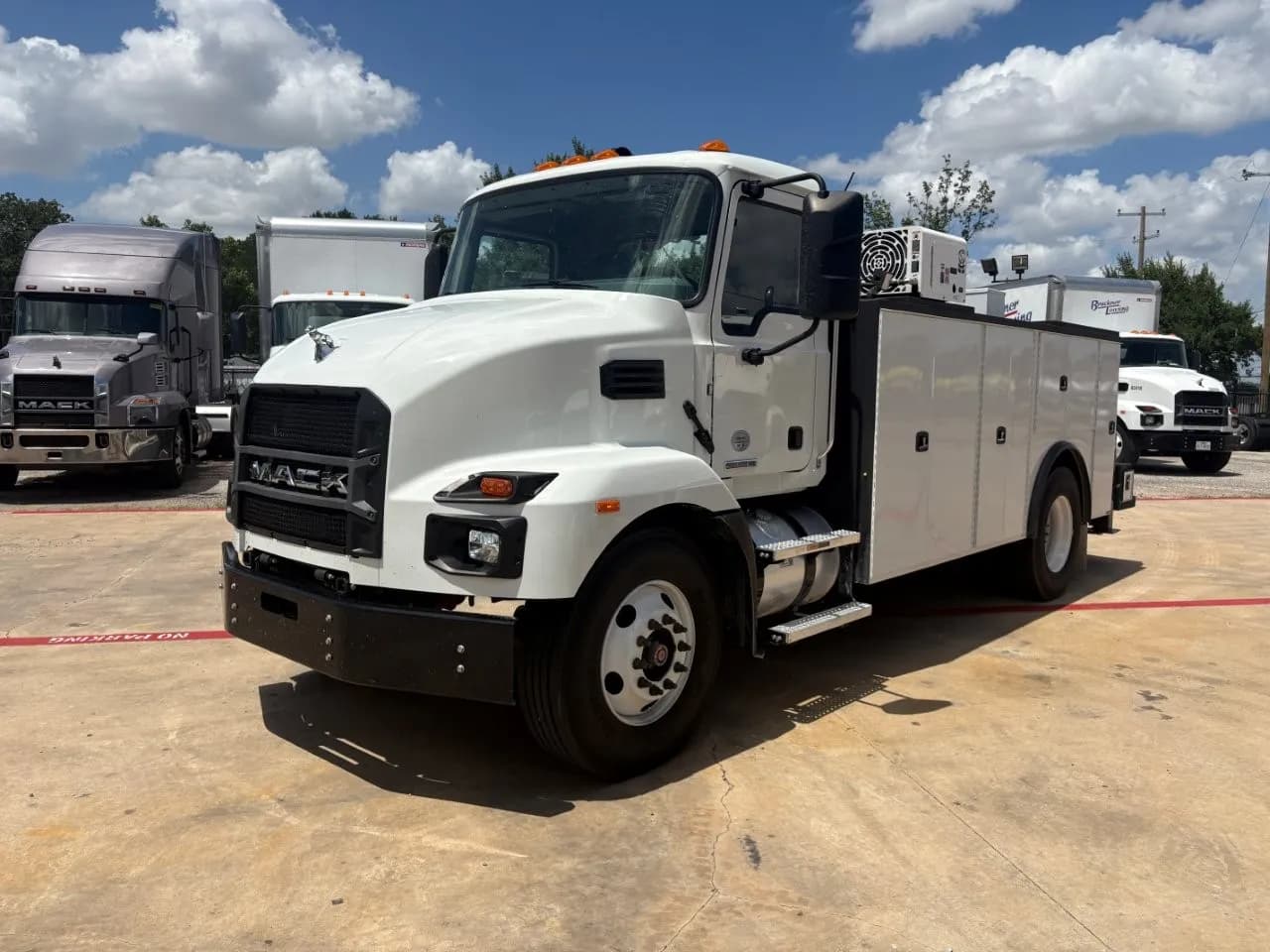 2024 Mack MD6 - - Crane