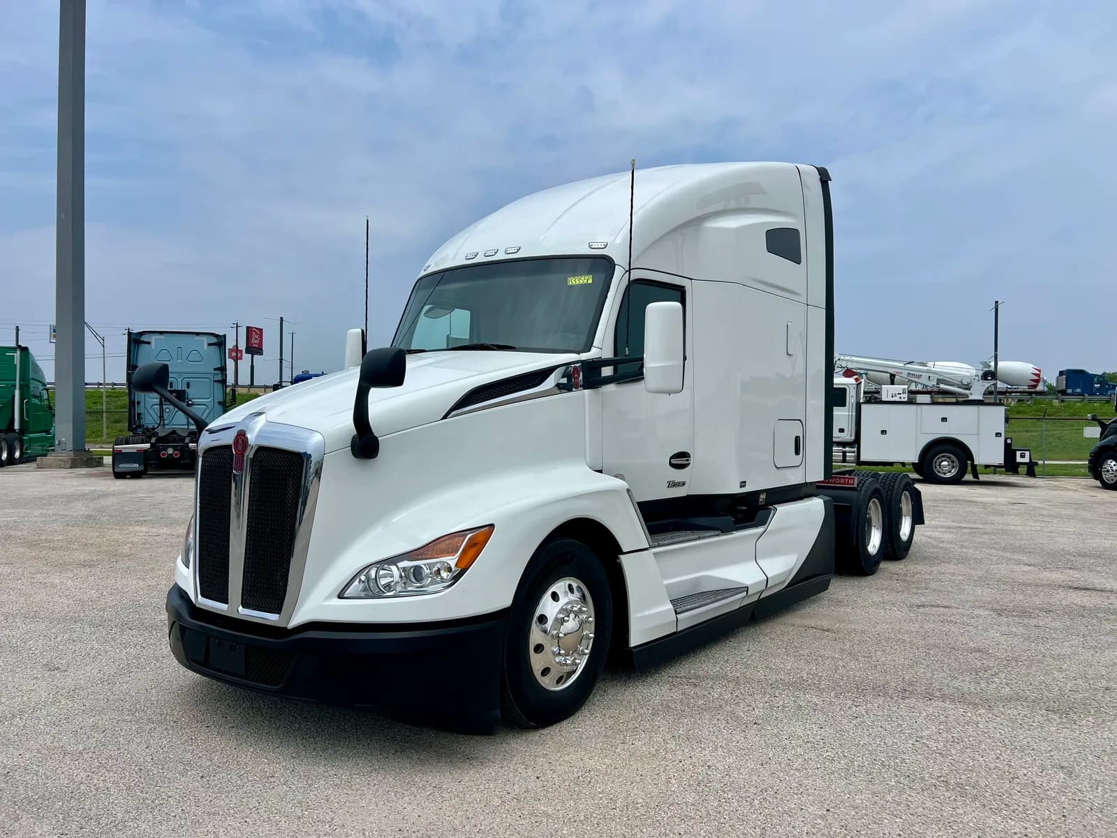 2024 Kenworth T680 - - Sleeper
