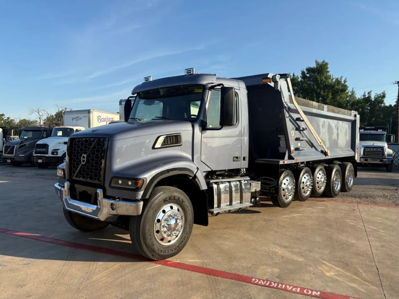 2024 Volvo VHD104F300 - - Chassis
