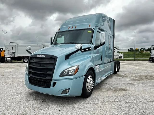 2023 Freightliner Cascadia - Sleeper