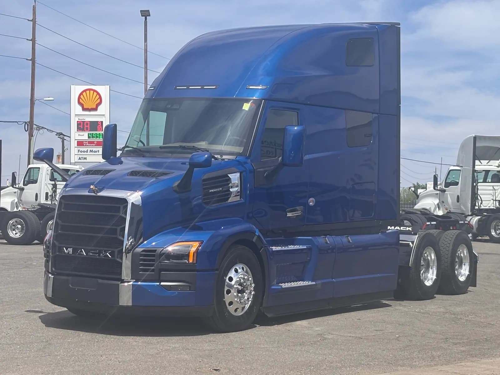 2027 Mack PR64T76H - Sleeper