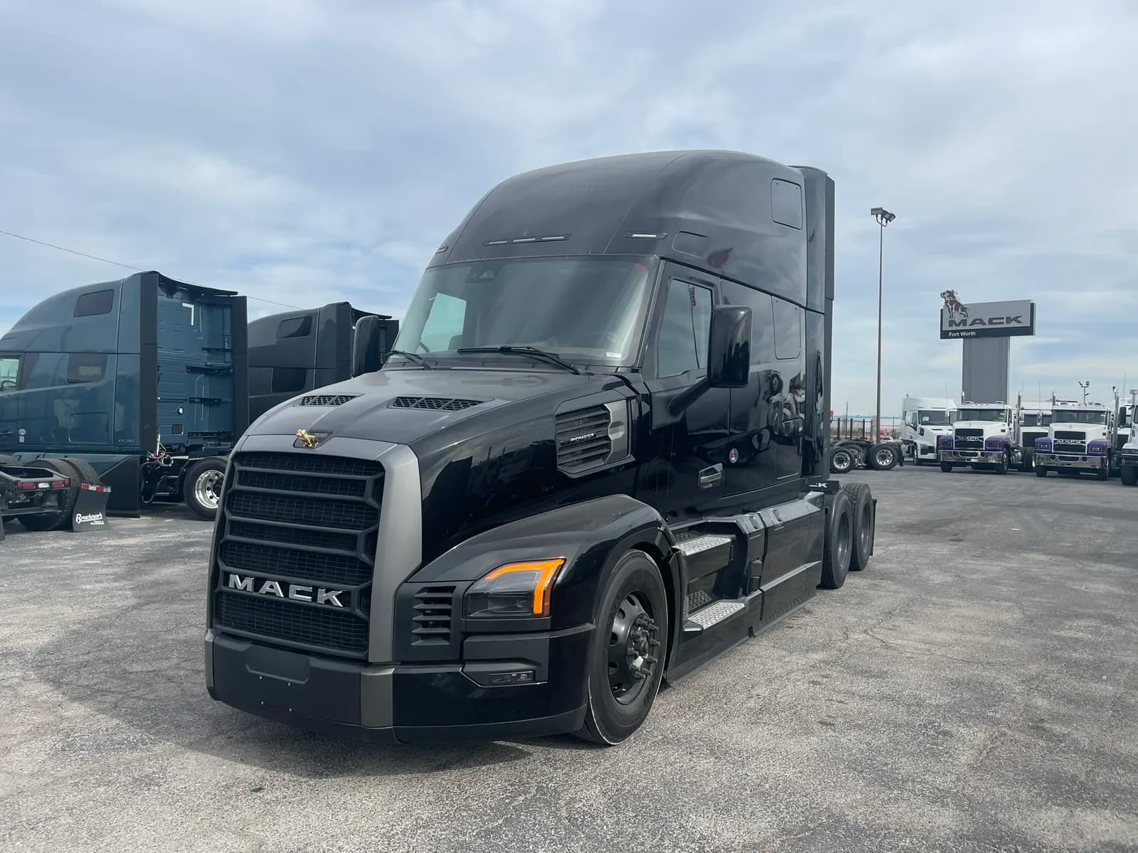 2026 Mack PR64T76H - Sleeper