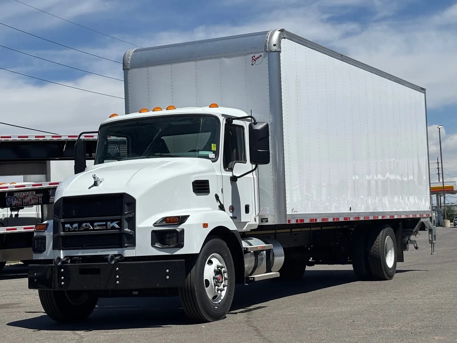 2026 Mack MD6 - Vans