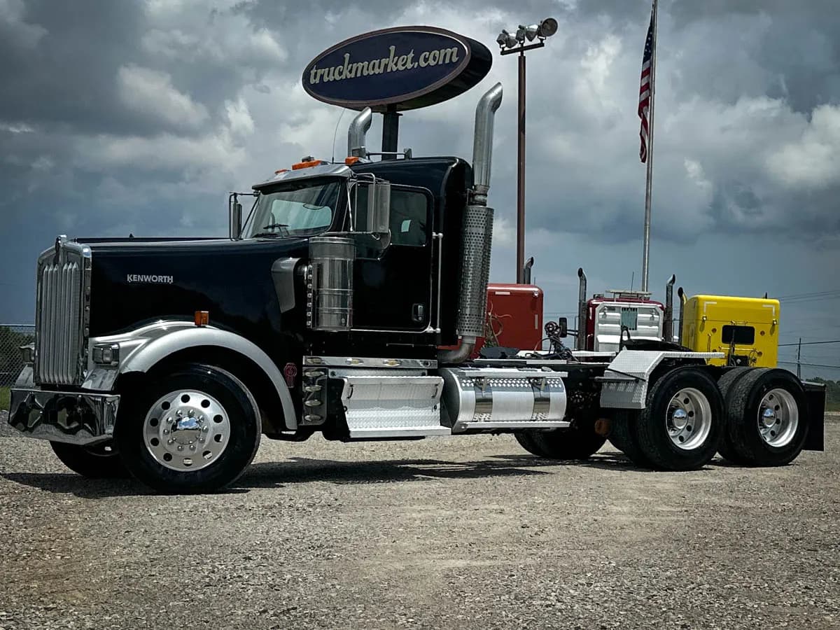2016 Cat W900L - Glider Kit Trucks