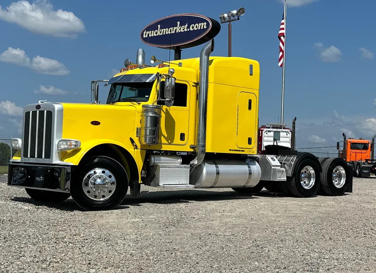 2014 Peterbilt 389 - Glider Kit Trucks