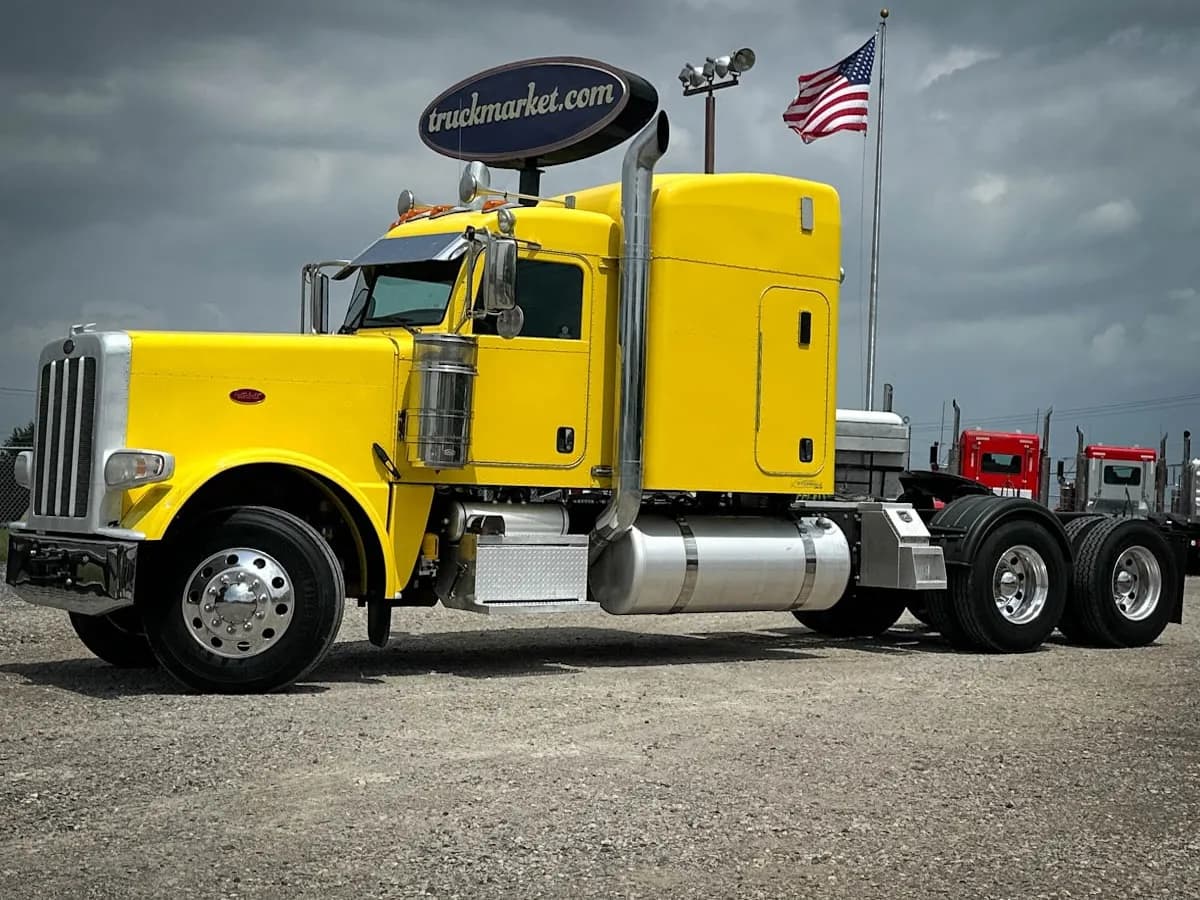 2014 Peterbilt 389 - Glider Kit Trucks