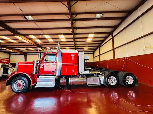2025 Cummins 589