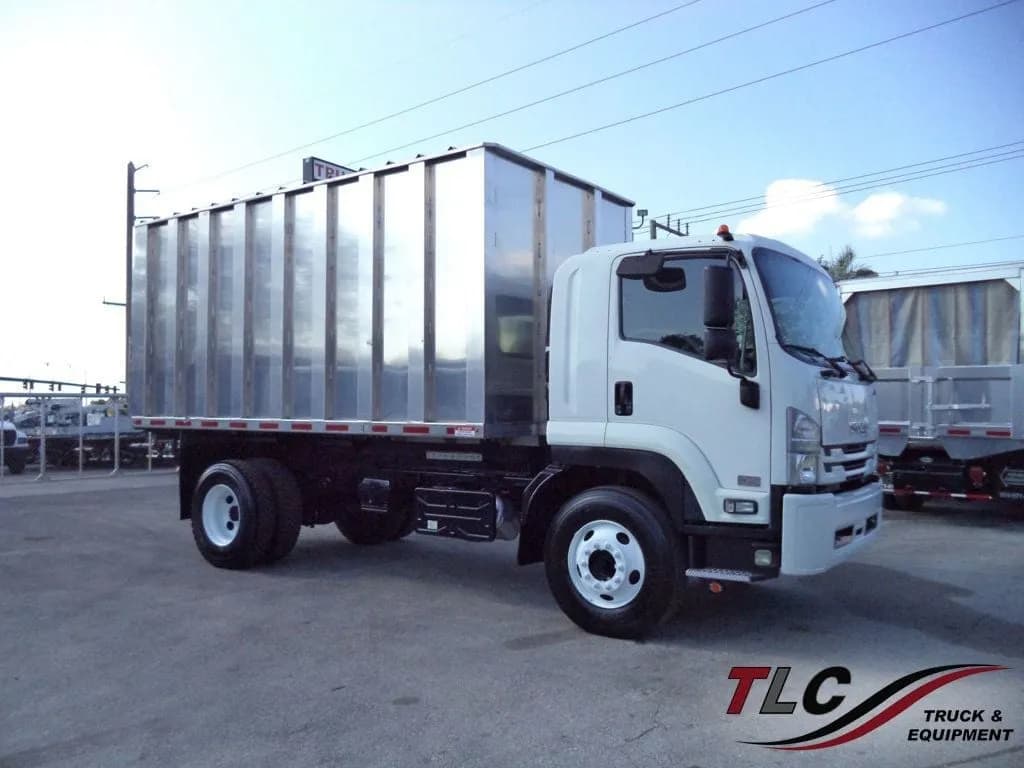 2018 Isuzu FTR w/ New 16ft Aluminum Chipper - Chipper Trailers / Chipper Trucks