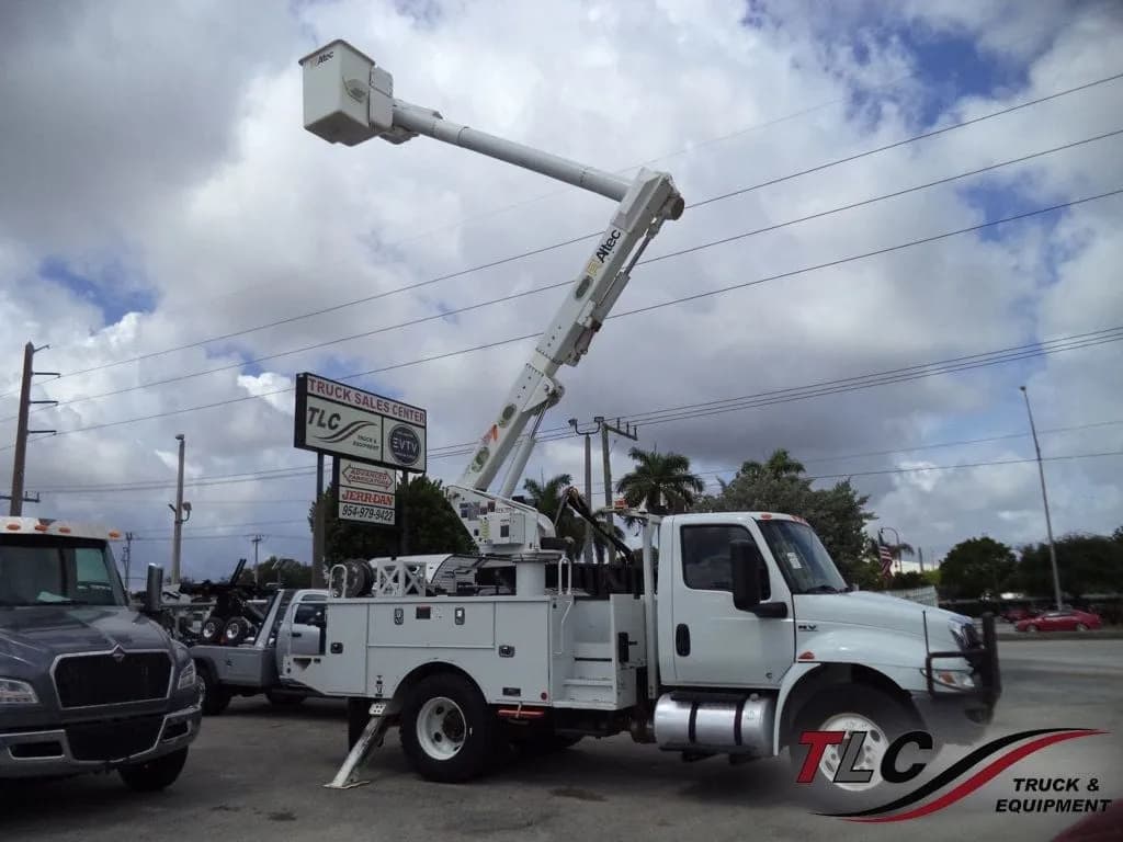 2021 International MV607 Altec L37M - Bucket
